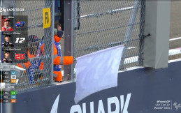 Yuk, Ketahui Arti Kibaran White Flag atau Bendera Putih di Balap MotoGP