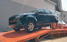 Mengendarai Singkat Isuzu MU-X 4x4