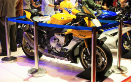 Yamaha R1 Special Edition 60 Years Anniversary Bertanda Tangan Rossi Habis Terjual