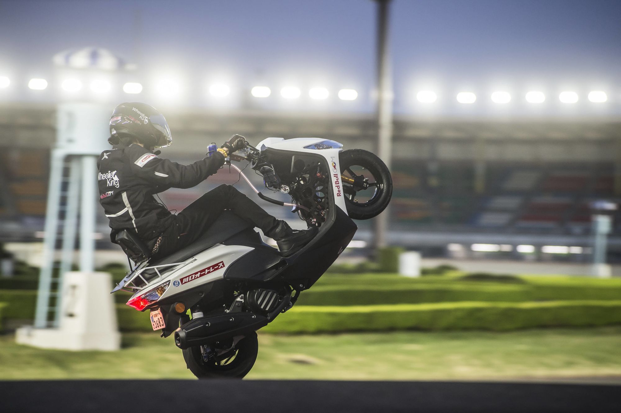 Pria Asal Jepang Ini Pecahkan Rekor Dunia Standing Motor