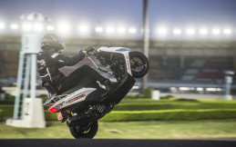Pria Asal Jepang Ini Pecahkan Rekor Dunia Standing Motor