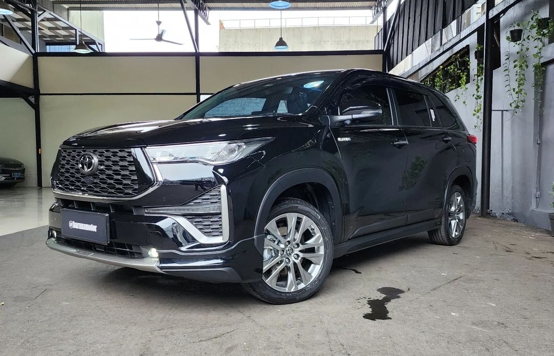 Begini Cara Perlakukan Aki Mobil Listrik dan Hybrid Toyota