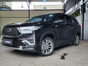 Begini Cara Perlakukan Aki Mobil Listrik dan Hybrid Toyota