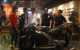 Motor Tunggangan Marquez Dan Pedrosa Ada Di Surabaya