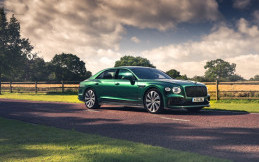 Bentley Flying Spur Bertabur Detail Serat Karbon