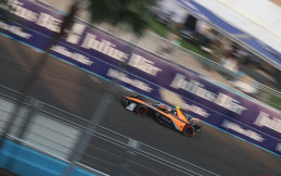 Bos Neom McLaren Bilang Timnya Sedang Adaptasi Mobil Baru di Jakarta E-Prix 2023