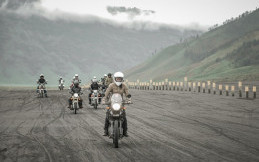 Royal Enfield Beri Tips Touring Sehat Saat Pandemi