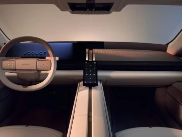 Bocor, Interior Hiper-Minimalis Jaguar Type 01 EV Bebas Tombol dan Kaca Belakang