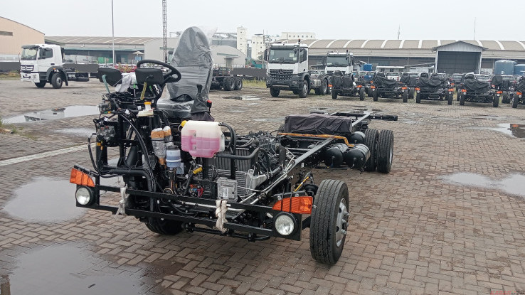 Profil Sasis Bus Medium Mercedes-Benz OF 917