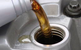 Kenali Fungsi dan Waktu Penggantian Oli Gardan Mobil