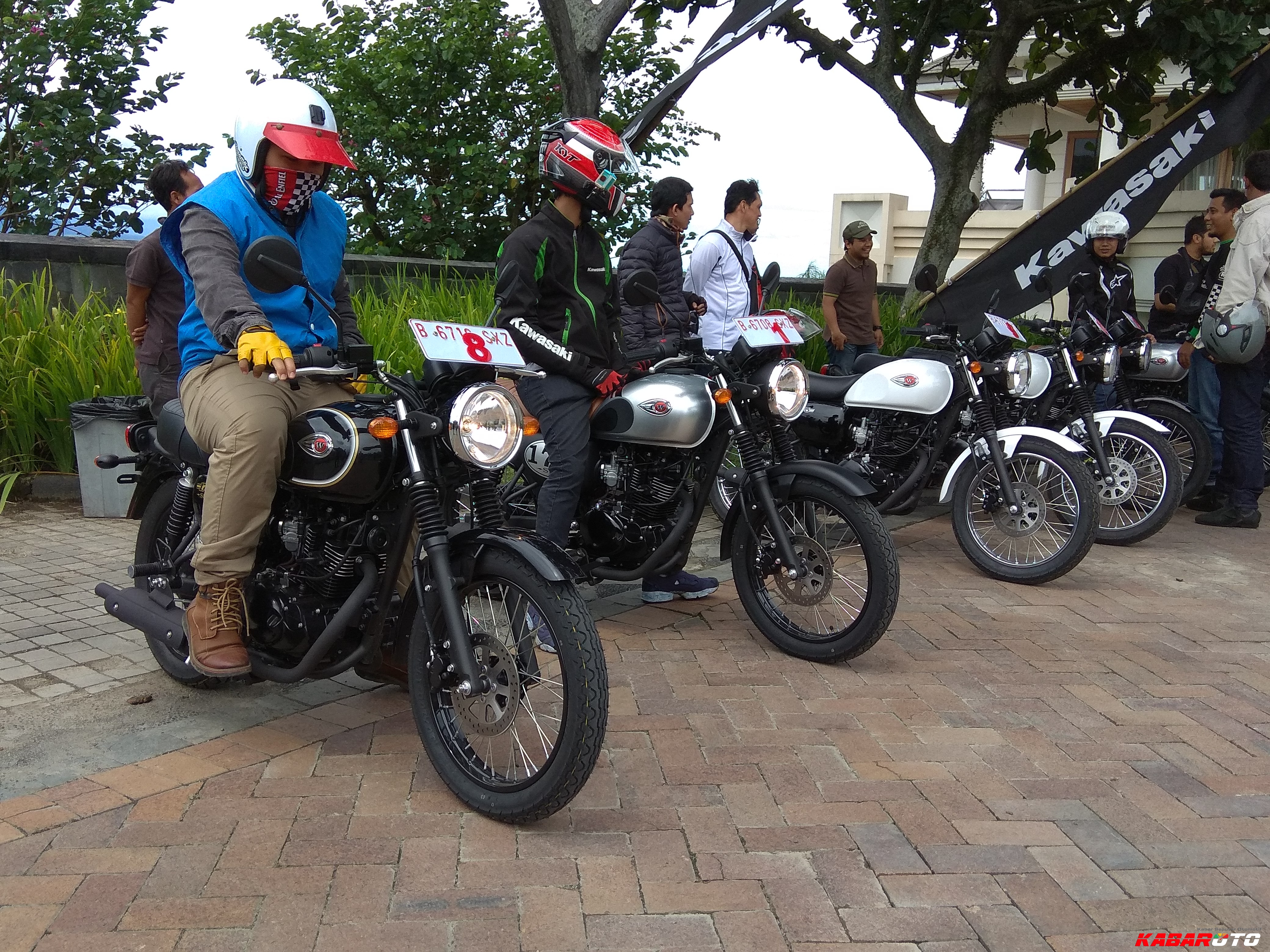 Kawasaki W175 Jalani Test Ride Perdana 