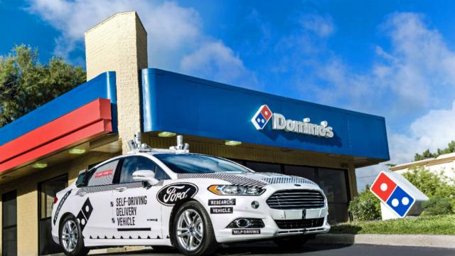 Pesanan Pizza Bakal Diantar Pakai Mobil Tanpa Sopir