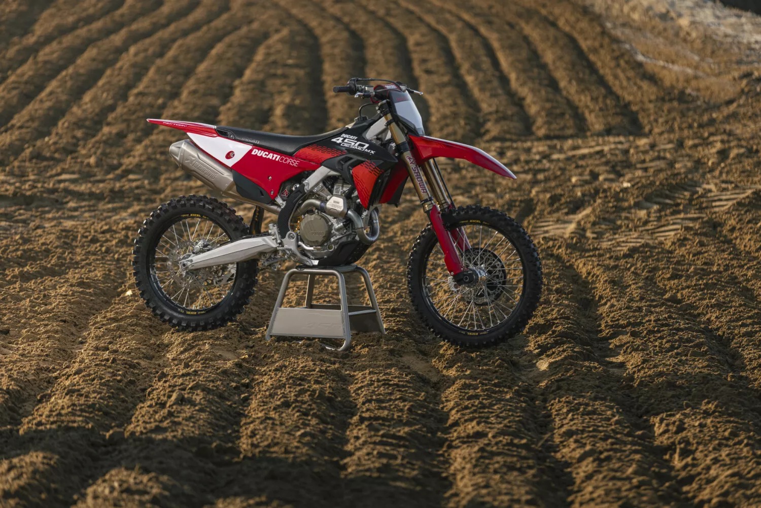 Ducati Desmo450 MX Factory, Lebih Bertenaga dan Ringan 