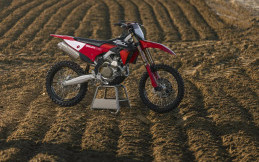 Ducati Desmo450 MX Factory, Lebih Bertenaga dan Ringan 