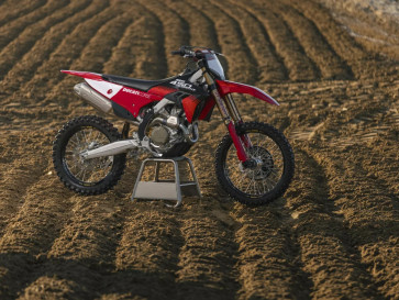 Ducati Desmo450 MX Factory, Lebih Bertenaga dan Ringan 