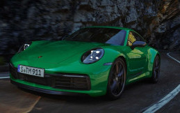 Porsche 911 Carrera T 2023, Dibekali Transmisi Manual