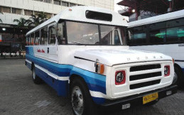 Melihat Bus Klasik Dodge 500 yang Pernah Dipakai Sumber Alam
