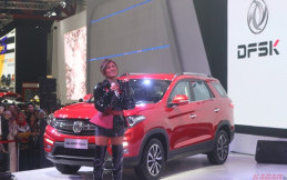 Agnez Mo Hebohkan Panggung DFSK di Telkomsel IIMS 2019