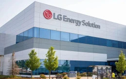 LG Akan Suplai Baterai Silinder Untuk Mercedes-Benz Mulai 2028