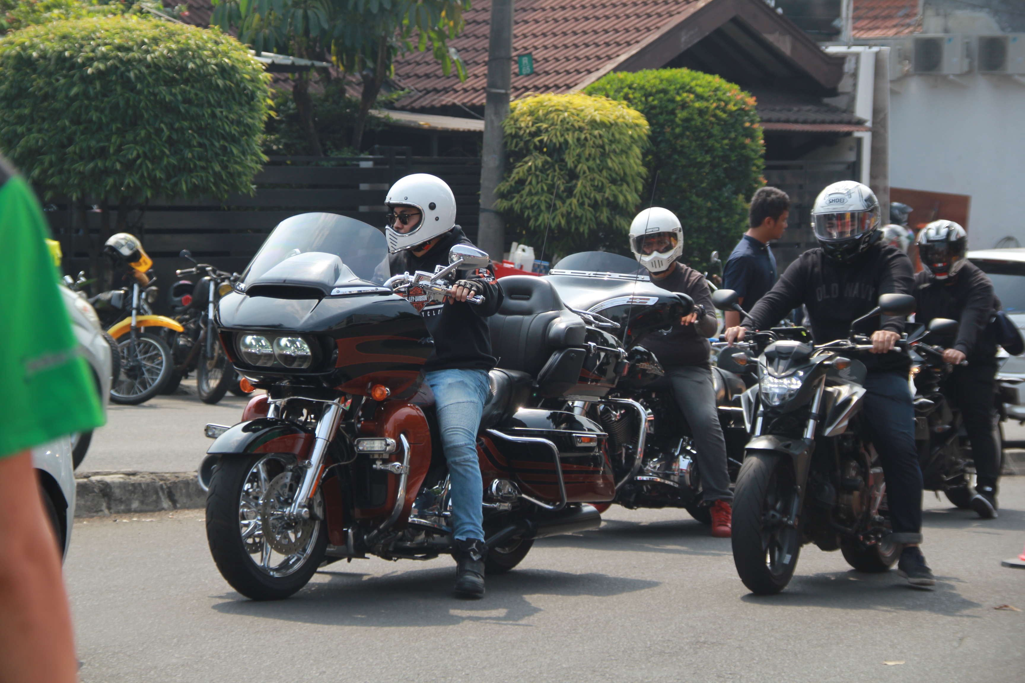 Cleveland Resmikan Showroom Di Hadiri Ratusan Komunitas Motor Moge