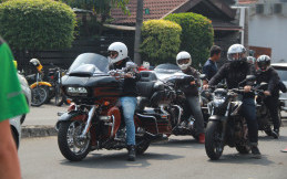 Cleveland Resmikan Showroom Di Hadiri Ratusan Komunitas Motor Moge