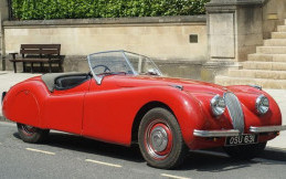 50 Tahun Jadi Bangkai, Jaguar XK 120 Roadster Dilelang 