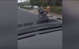 Aksi Freestyle Gadis Cantik yang Bikin Mata Pria Terbelalak