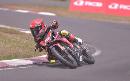 Duet Pembalap Jayadi Racing Team Kumpulkan Poin Demi Raih Juara Seri Pamungkas