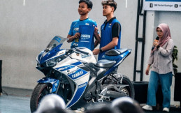 Aldi Satya Mahendra Berikan Pelatihan Balap untuk Anak-anak SMK