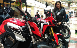 Honda Big Bike Makin Diminati Konsumen Kini Hadir Di Pondok Indah Mall 2