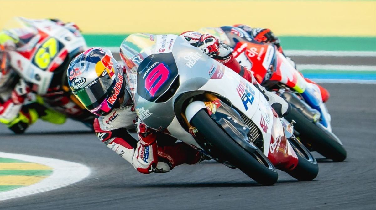 Veda Ega Pratama Patahkan Keraguan Berbagai Pihak, Bercokol di 5 Besar Moto3