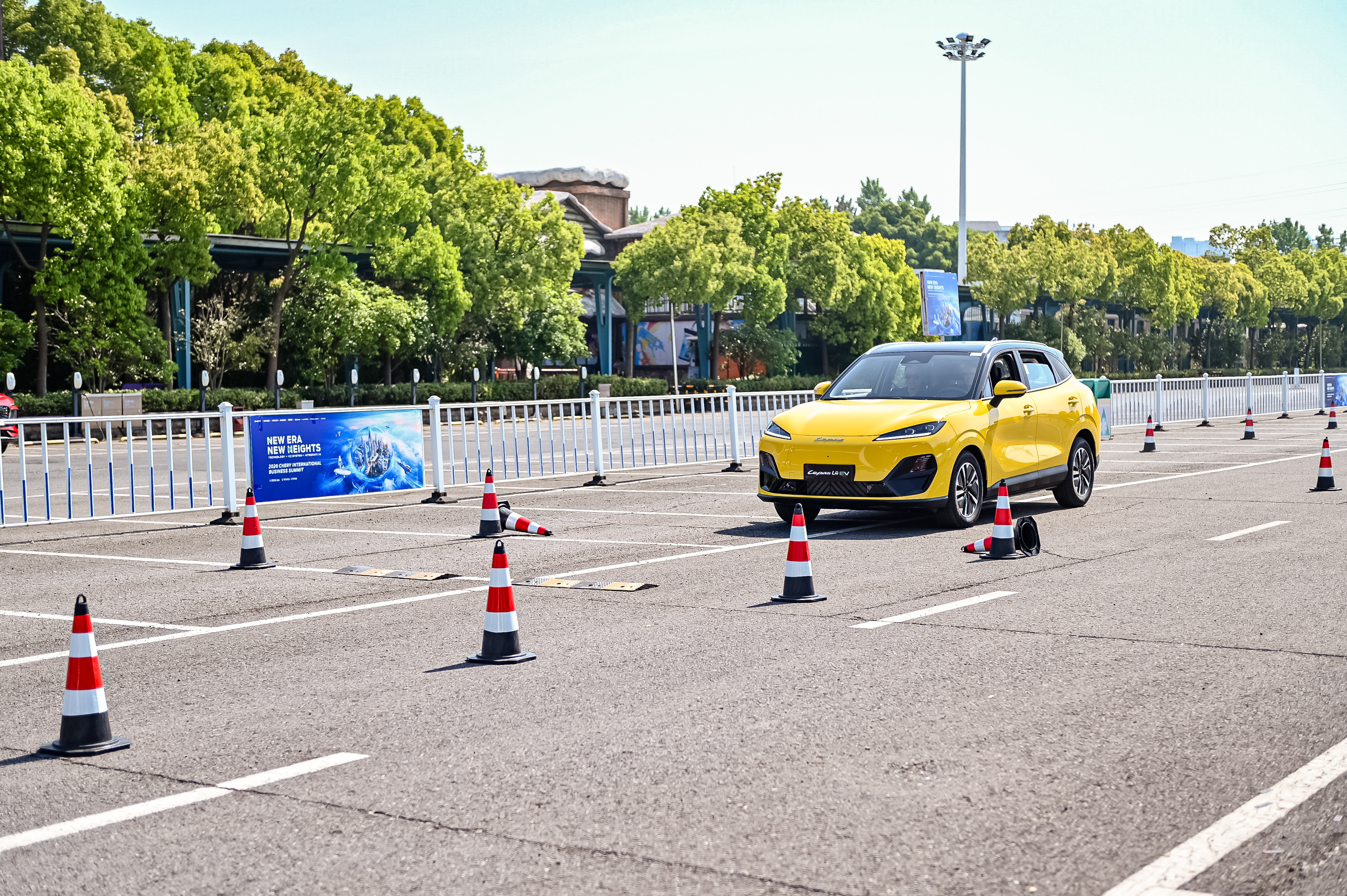 Lex Platform di Mobil Lepas E4, Ini Penjelasannya