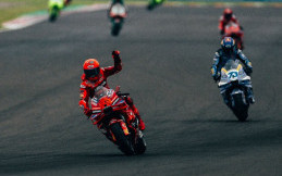 Alex Marquez Marah Dianggap Sengaja Mengalah dari Marc Marquez