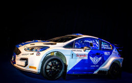 Pembalap Formula 1 Pamerkan Mobil Rally Barunya