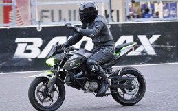 Kawasaki Pamer Motor Listrik Bergaya Sport