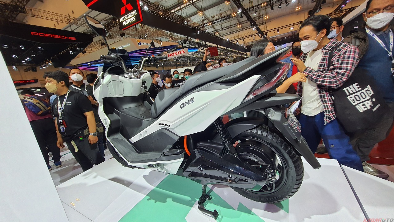 Pemain Anyar, Alva Dapat Penghargaan Motor Favorit Harian dari GIIAS 2022