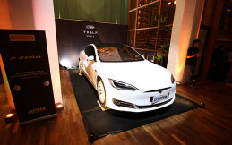 Edan, Bos Mobil Listrik Ini Menentang Kebijakan Lockdown!
