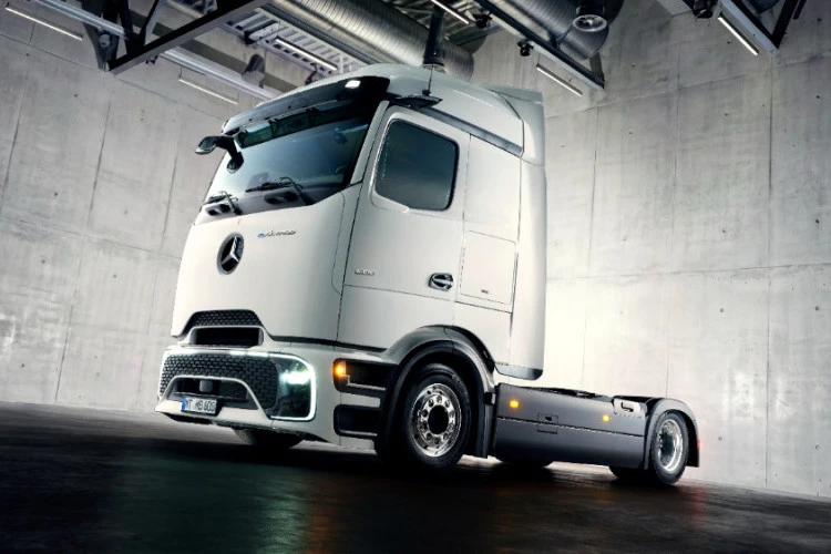 Mercedes-Benz eActros Lowliner, Varian Baru Truk Listrik dan Keunggulannya