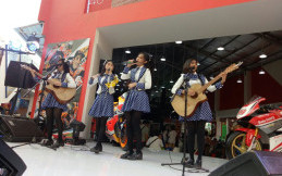 JKT48 Ajak Pengunjung Jakarta Fair Kemayoran  Cari Aman di Jalan