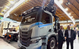 Debut Global Iveco S-eWay Terbaru dengan Hookloader