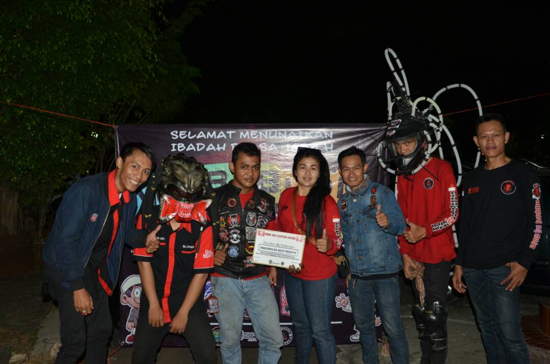 Honda BeAT Injection Jakarta (HBIJ) Berbagi Berkah Ramadan dengan Memberikan Takjil