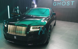Galeri Foto Rolls-Royce Black Badge Ghost