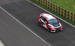 Alvin Bahar dan Honda Racing Indonesia Kembali Duduki Podium Kemenangan Kelas ITCR