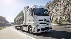 Canggih, Truk Mercedes Bisa Terhubung ke Ponsel