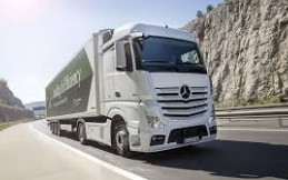 Canggih, Truk Mercedes Bisa Terhubung ke Ponsel