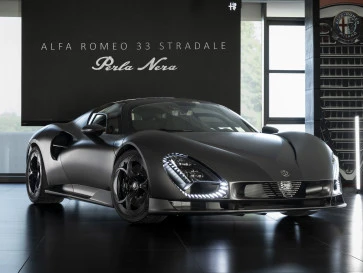 Alfa Romeo 33 Stradale Perla Nera: Supercar Langka Tampil di Museum