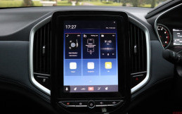 Wuling Almaz Raih Penghargaan Inovasi 2020