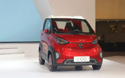 Wuling Boyong Mobil Ramah Lingkungan ke GIIAS Makassar