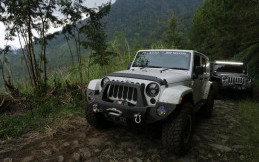 Jeep Station Indonesia (JSI) Offroad Membelah Hutan Gunung Papandayan