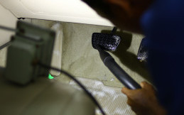 Tips Bersihkan Kabin Menggunakan Vacuum Cleaner 